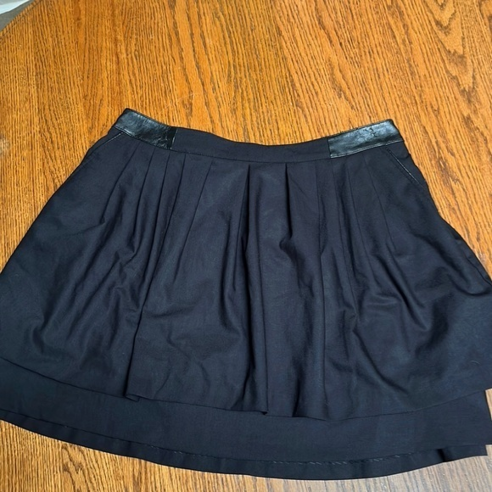 H&M Black Pleated Mini‎ Skirt
